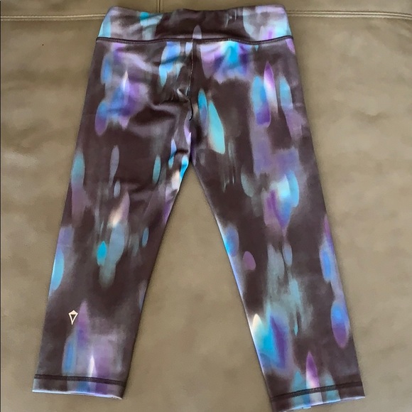 Ivivva Girls Cropped Leggings - Picture 2 of 4